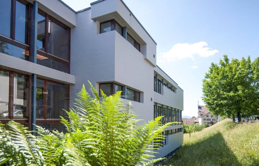 <p>Gebäude H<br />Lernhaus</p>